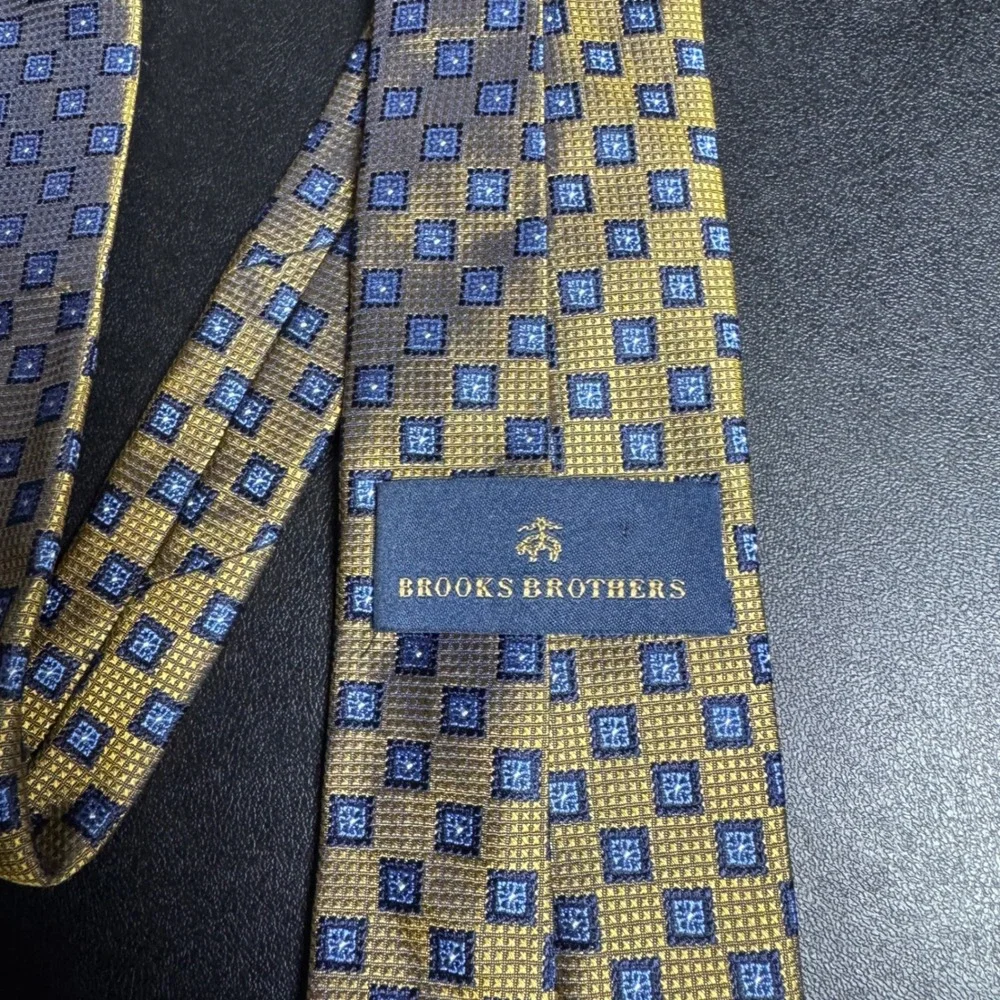 Brooks Brothers Necktie Mens OS Gold Blue‎ Geometric Square Silk Blend Classic